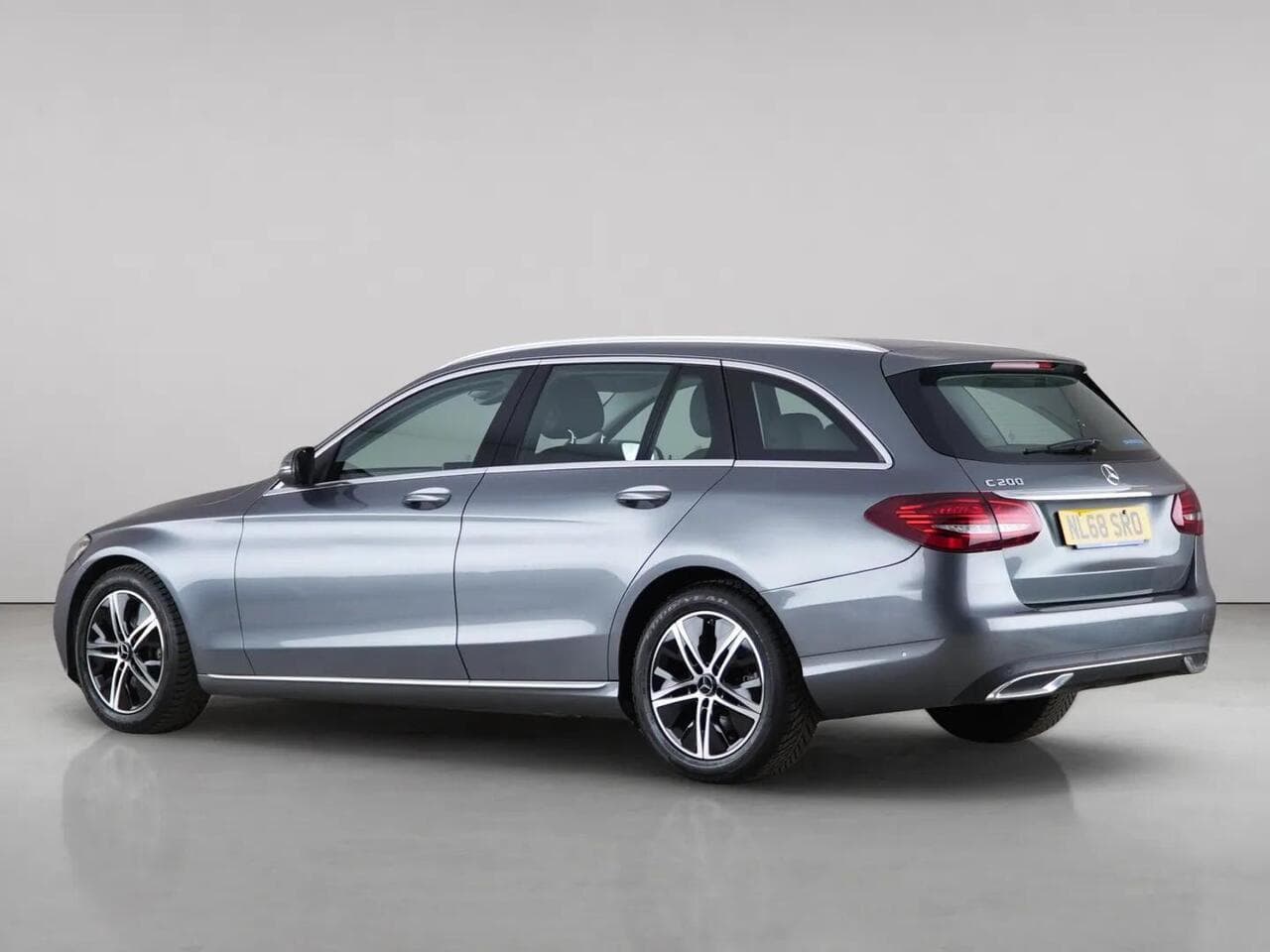 Mercedes-Benz C Class thumbnail Rear Left