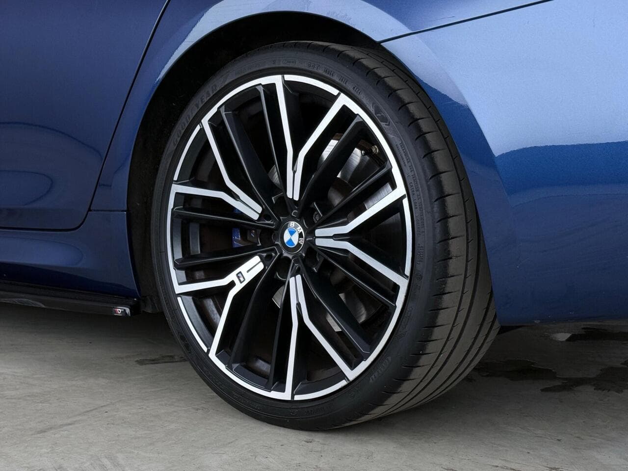 BMW 5 Series thumbnail Wheel