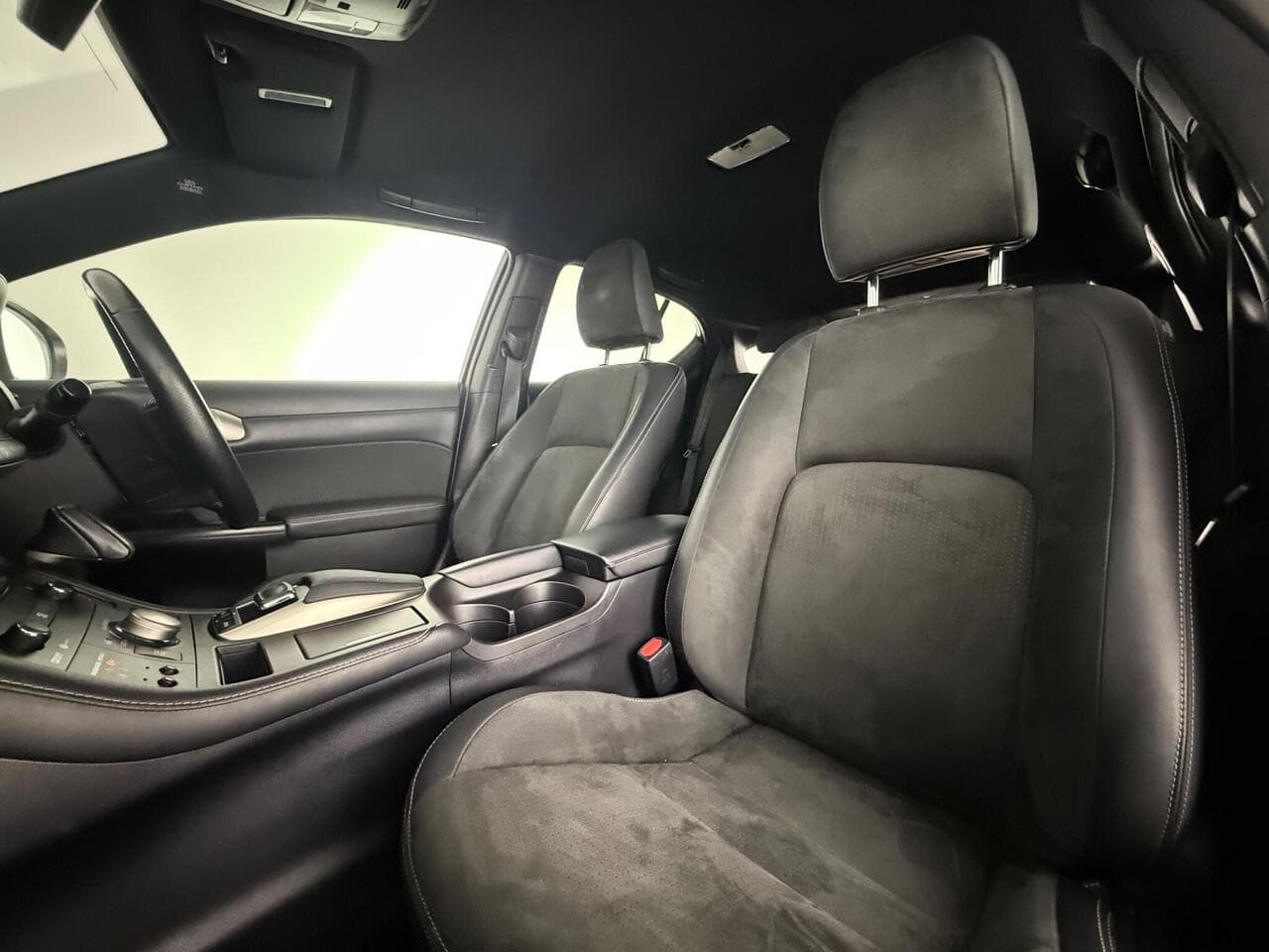 Lexus CT thumbnail Seat Front Passenger