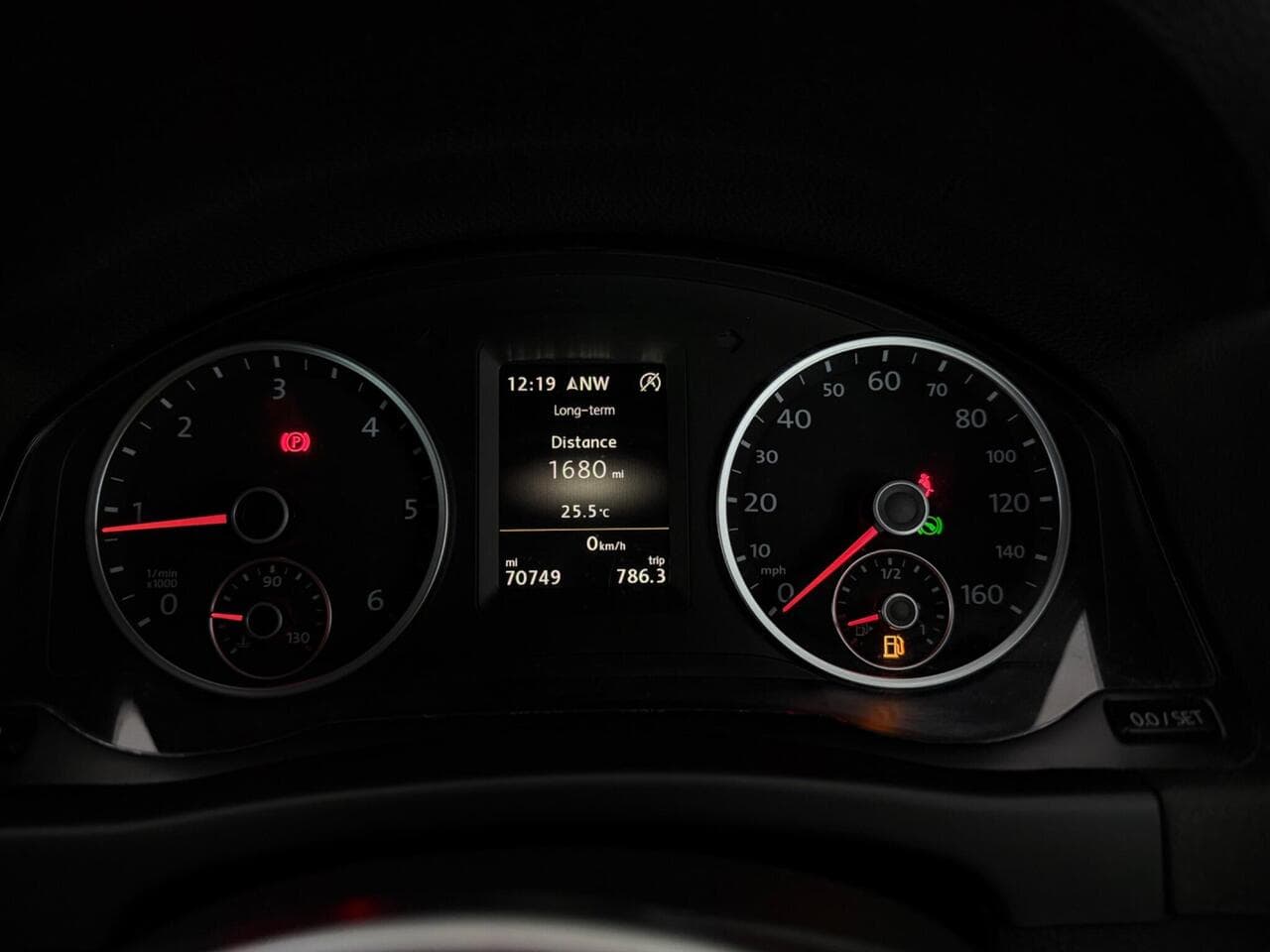 Volkswagen Tiguan thumbnail Driver Instruments