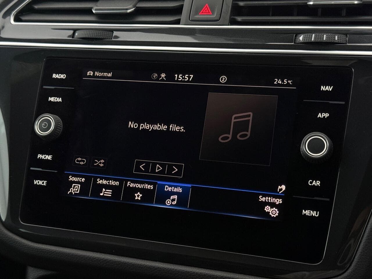 Volkswagen Tiguan thumbnail Infotainment System