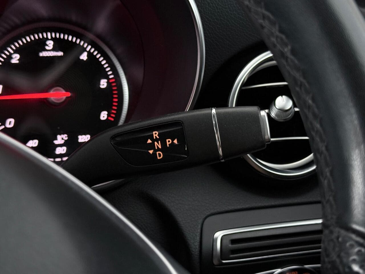 Mercedes-Benz C Class thumbnail Misc Controls