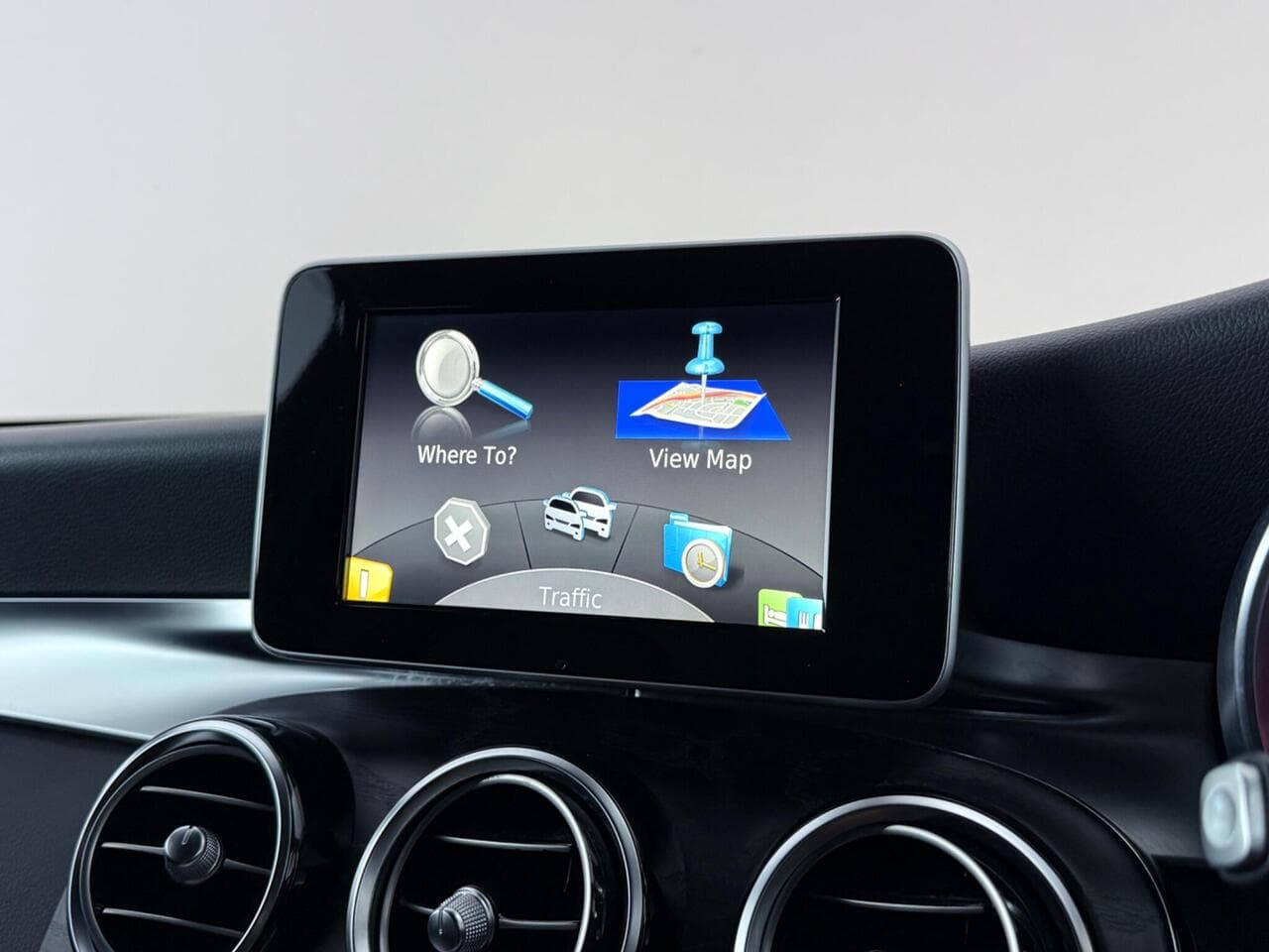 Mercedes-Benz GLC thumbnail Infotainment System