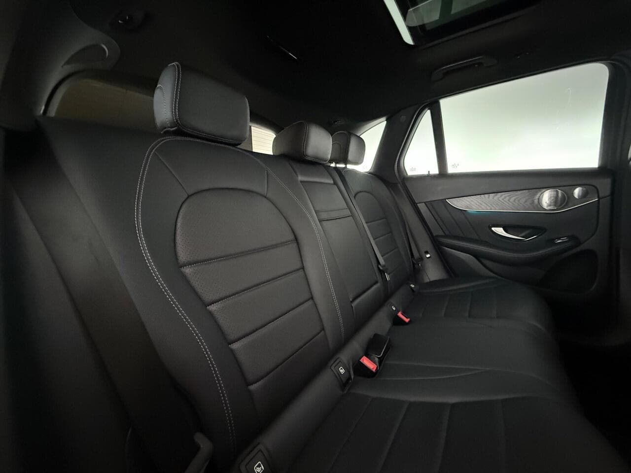 Mercedes-Benz GLC thumbnail Seats Rear