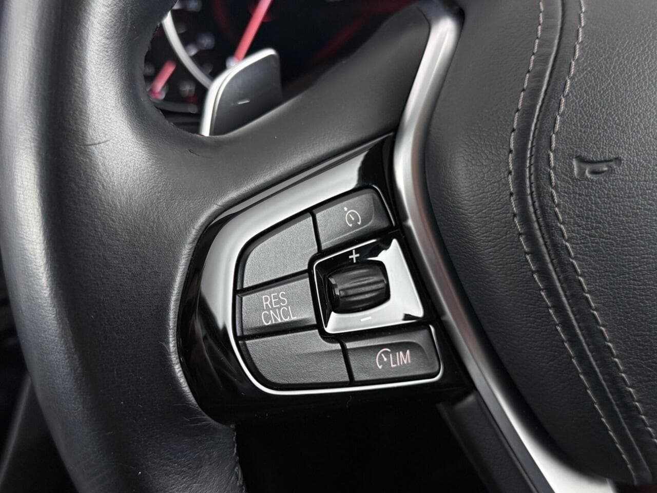 BMW 5 Series thumbnail Misc Controls