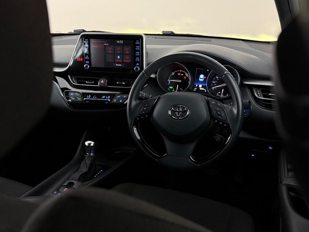 Toyota C-HR thumbnail Steering Wheel