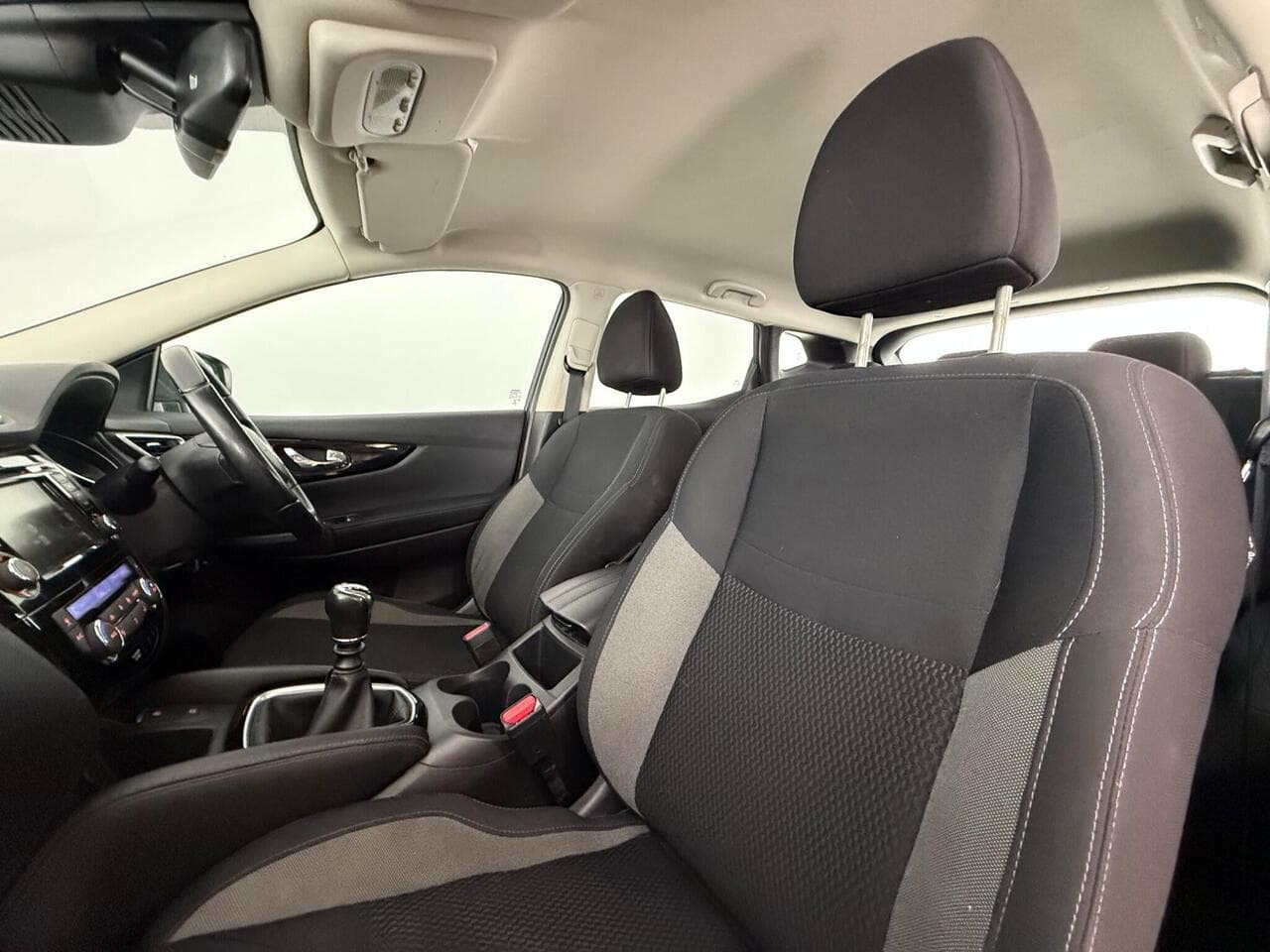 Nissan Qashqai thumbnail Seat Front Passenger