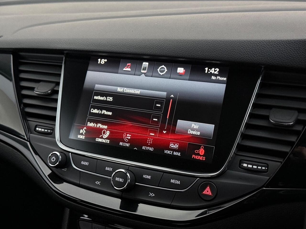 Vauxhall Astra thumbnail Infotainment System