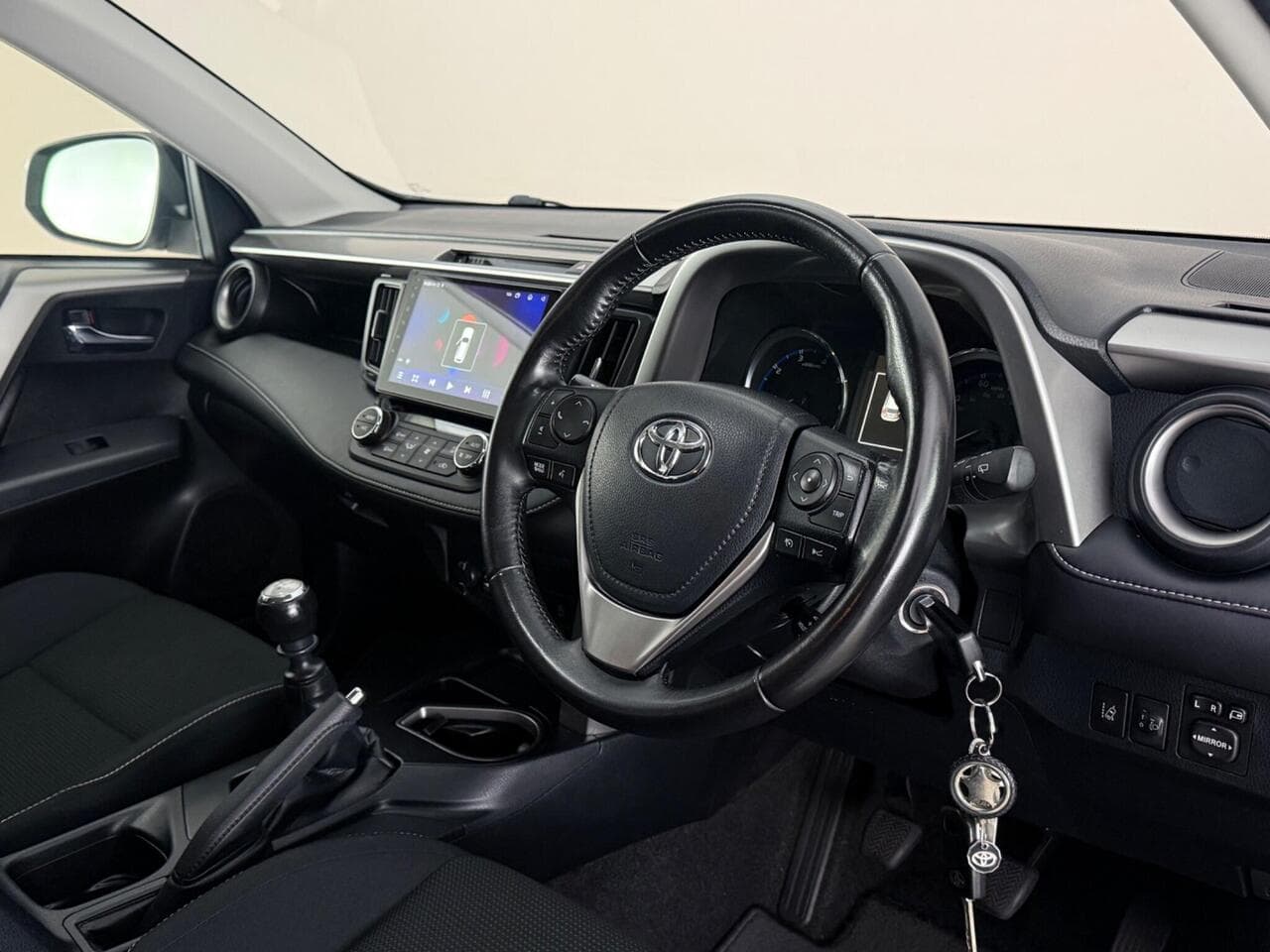Toyota RAV4 thumbnail Interior Front