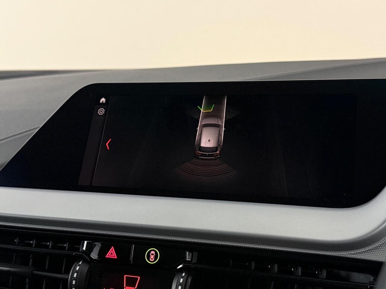 BMW 1 Series thumbnail Infotainment System