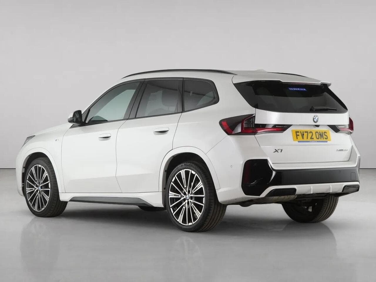 BMW X1 thumbnail Rear Left