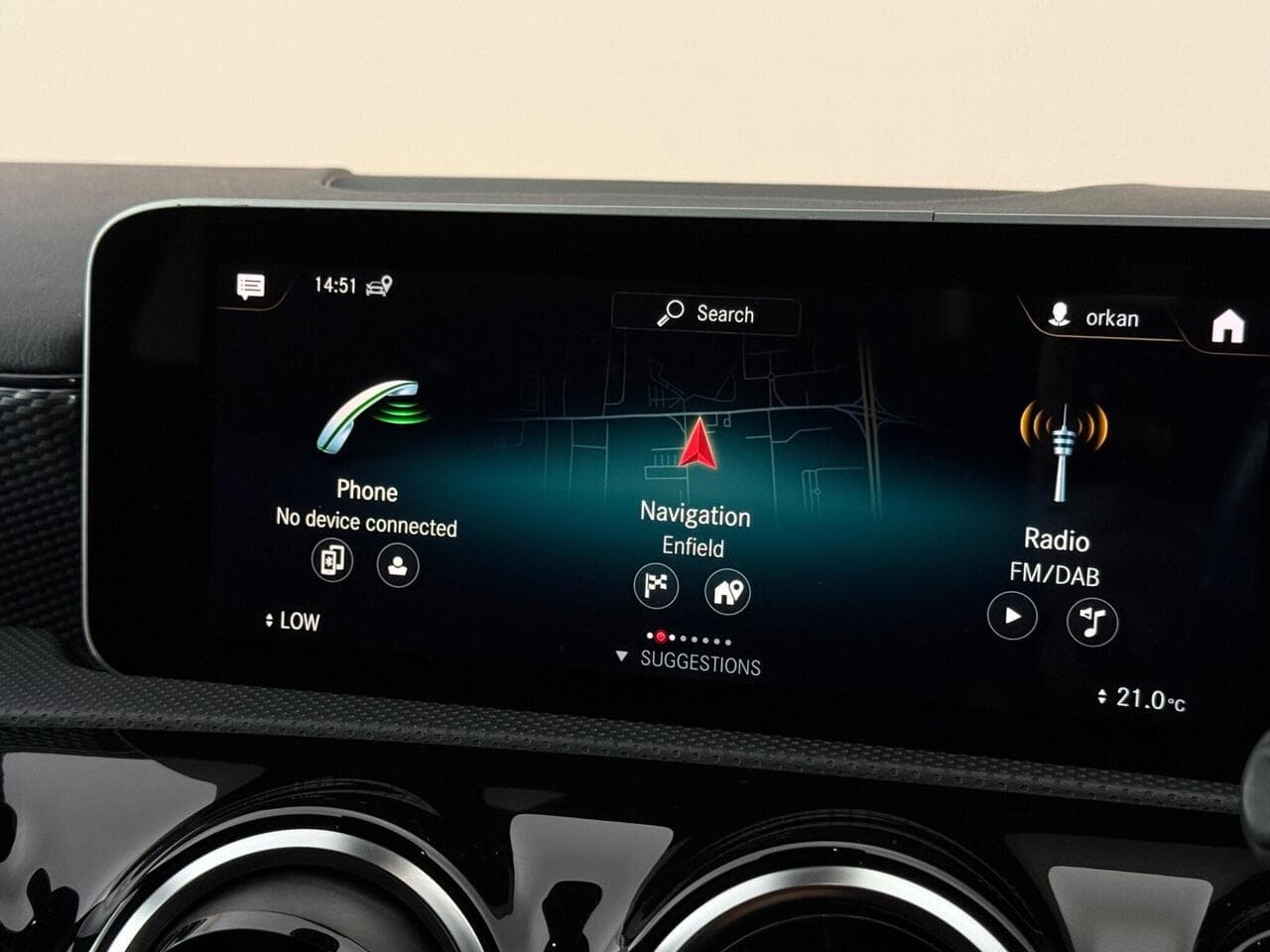 Mercedes-Benz A Class thumbnail Infotainment System