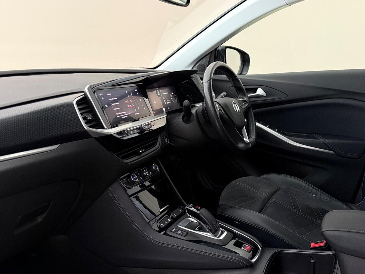 Vauxhall Grandland thumbnail Interior Front