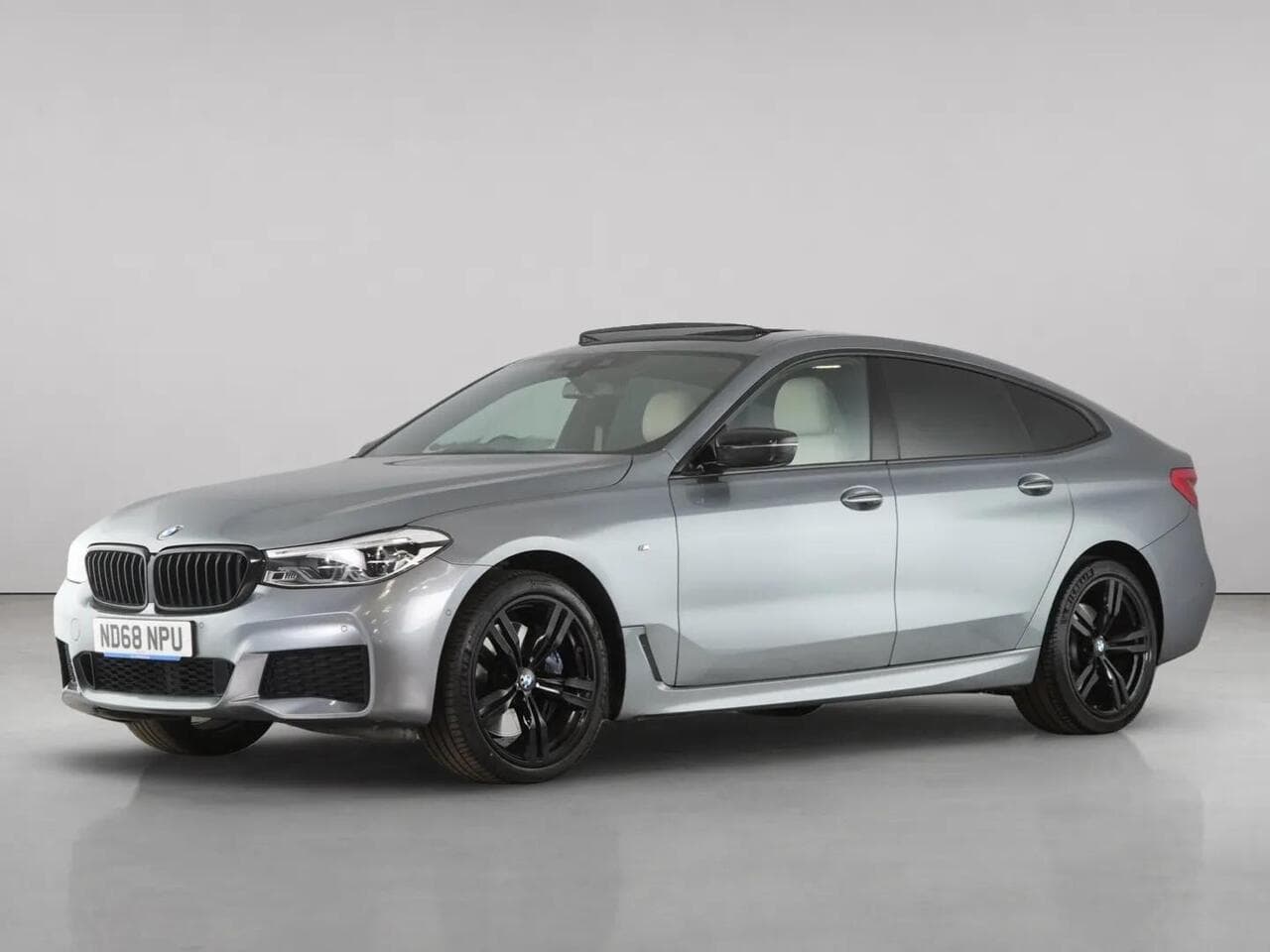 BMW 6 Series Gran Turismo thumbnail Front Left