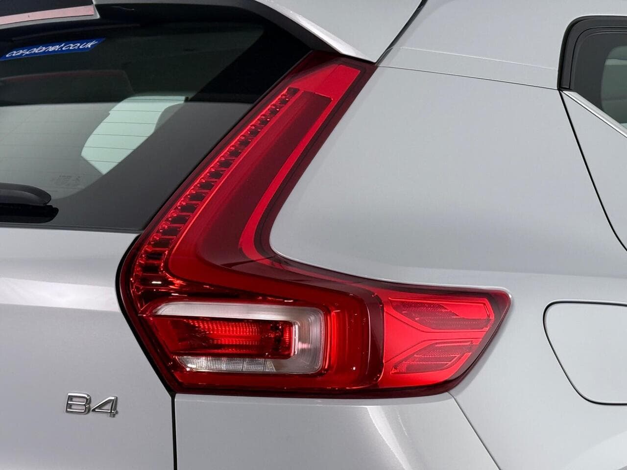 Volvo XC40 thumbnail Lights Rear