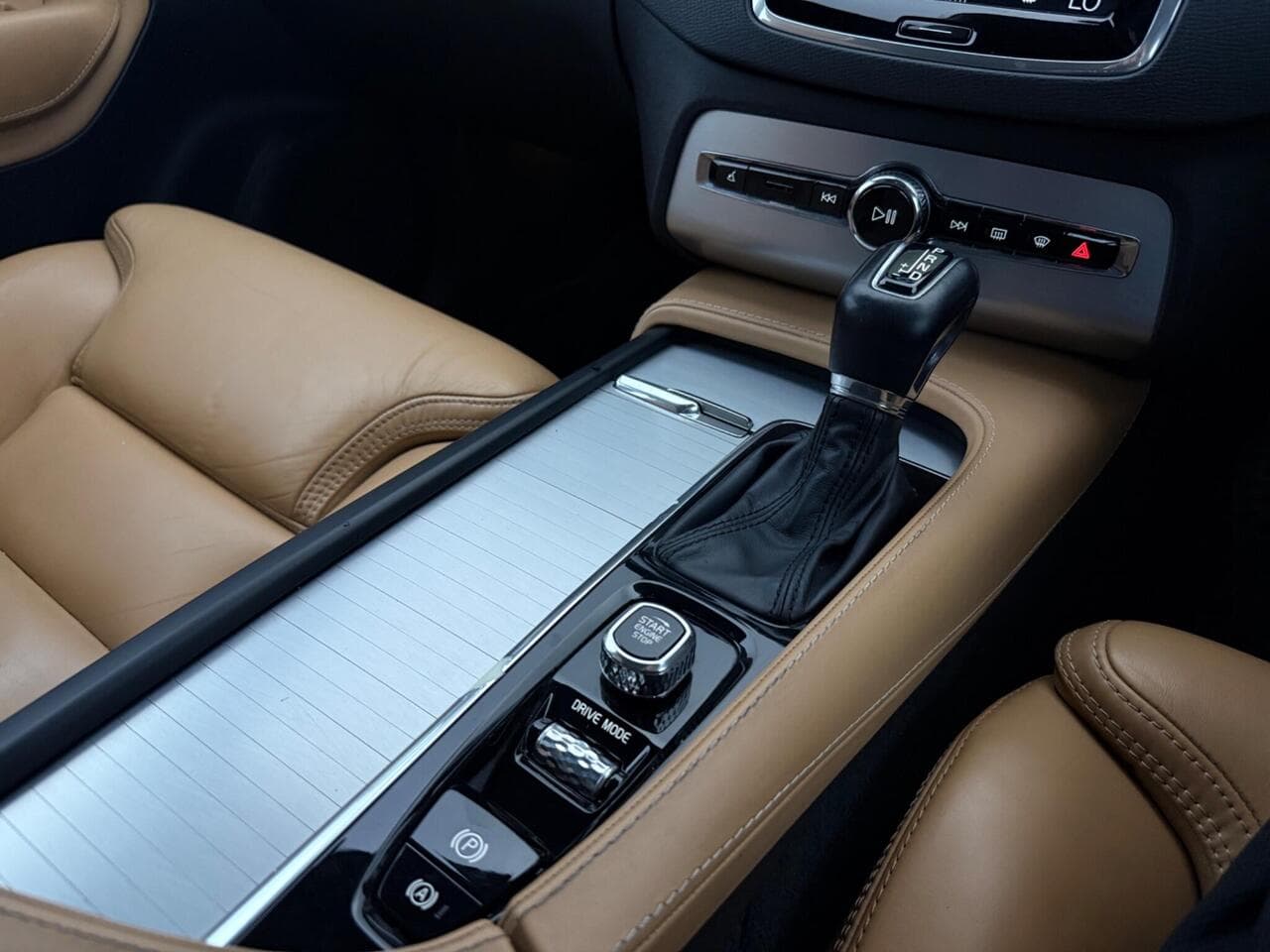 Volvo XC90 thumbnail Interior Front