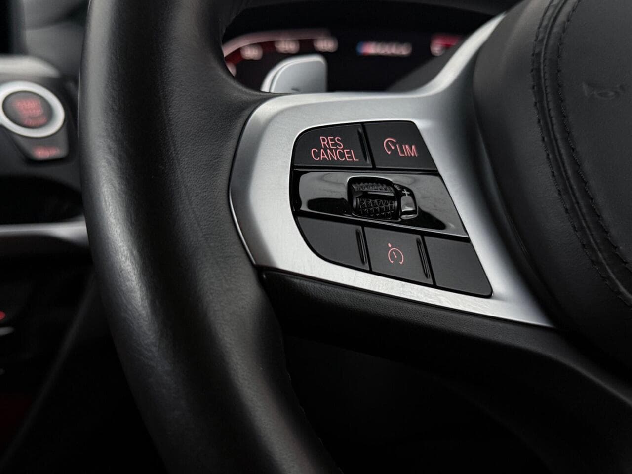 BMW X4 thumbnail Misc Controls