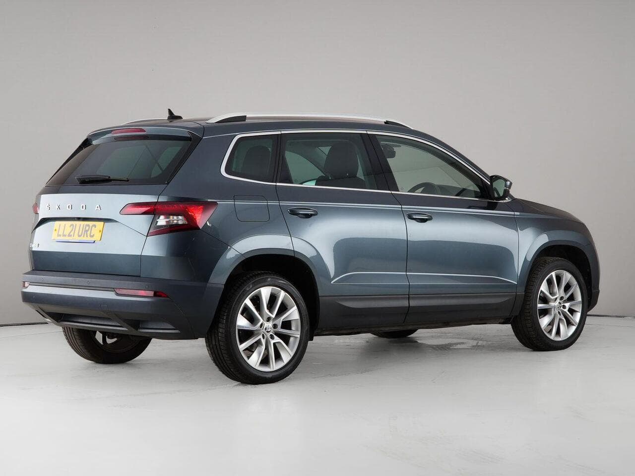 Skoda Karoq thumbnail Rear Right