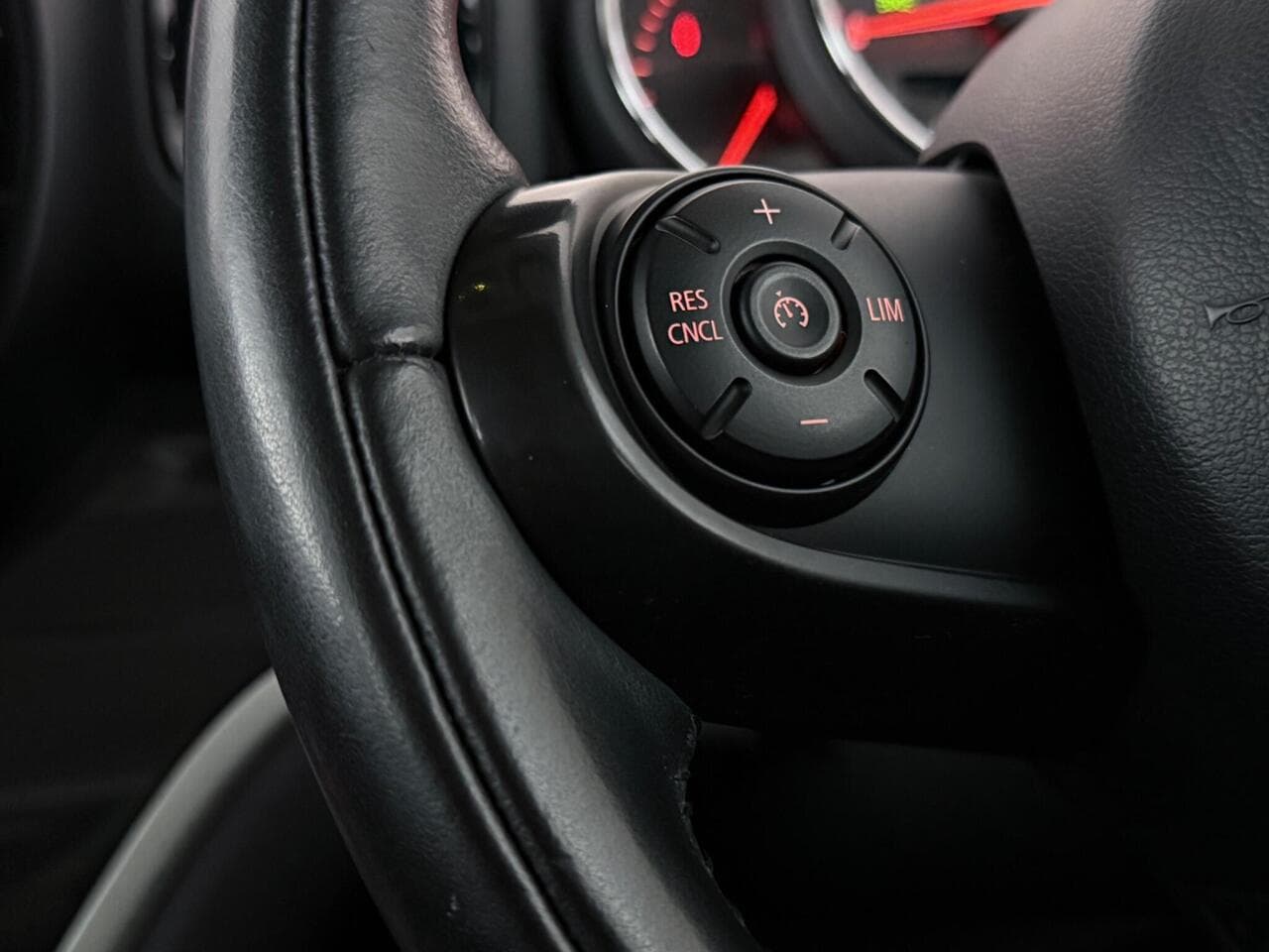 MINI Countryman thumbnail Misc Controls
