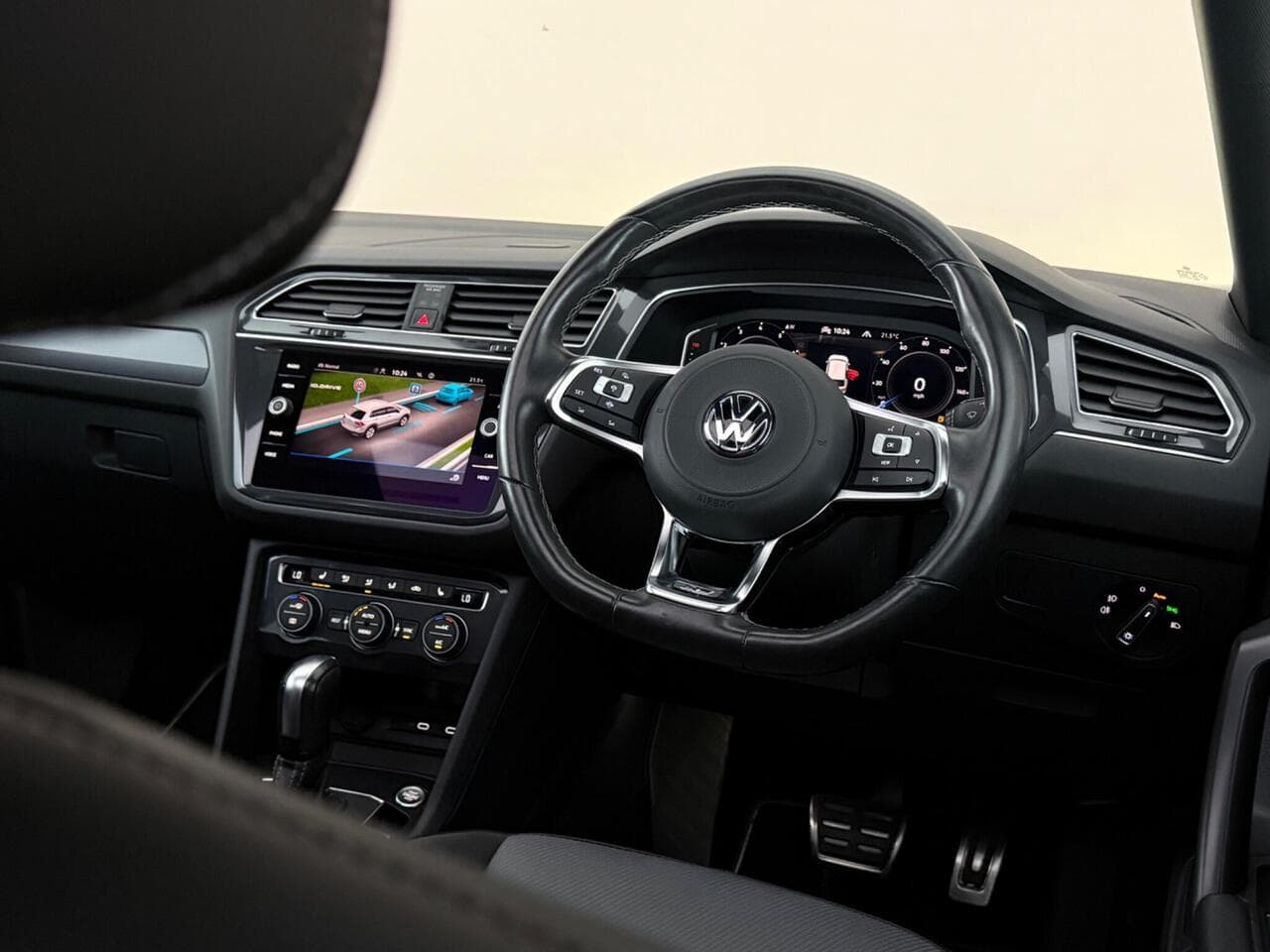 Volkswagen Tiguan Allspace thumbnail Interior Front