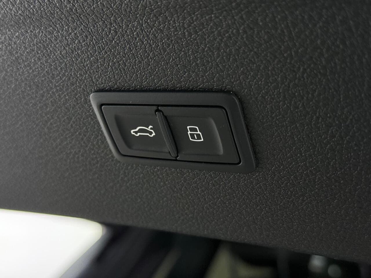 Audi Q5 thumbnail Misc Controls
