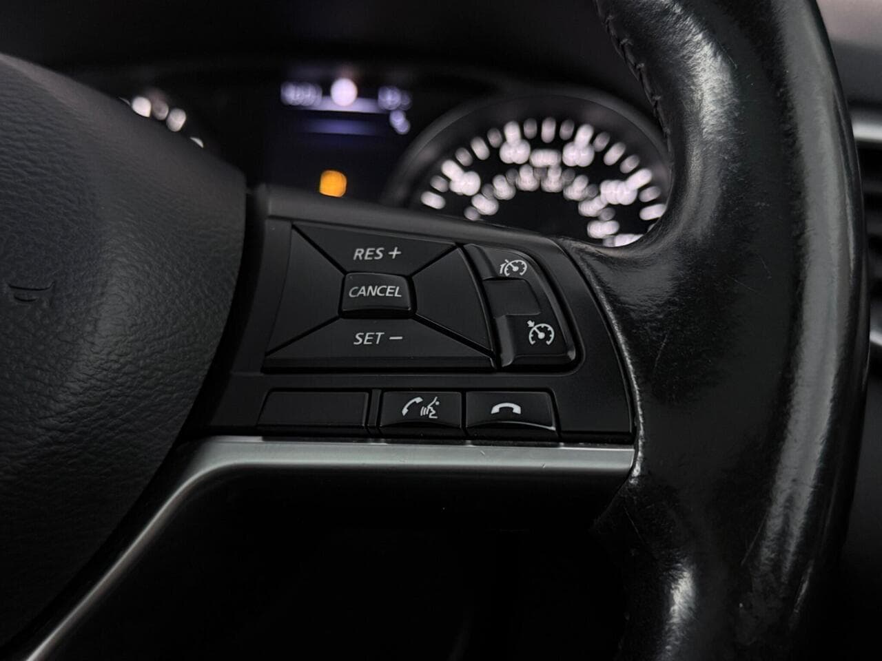 Nissan Qashqai thumbnail Misc Controls