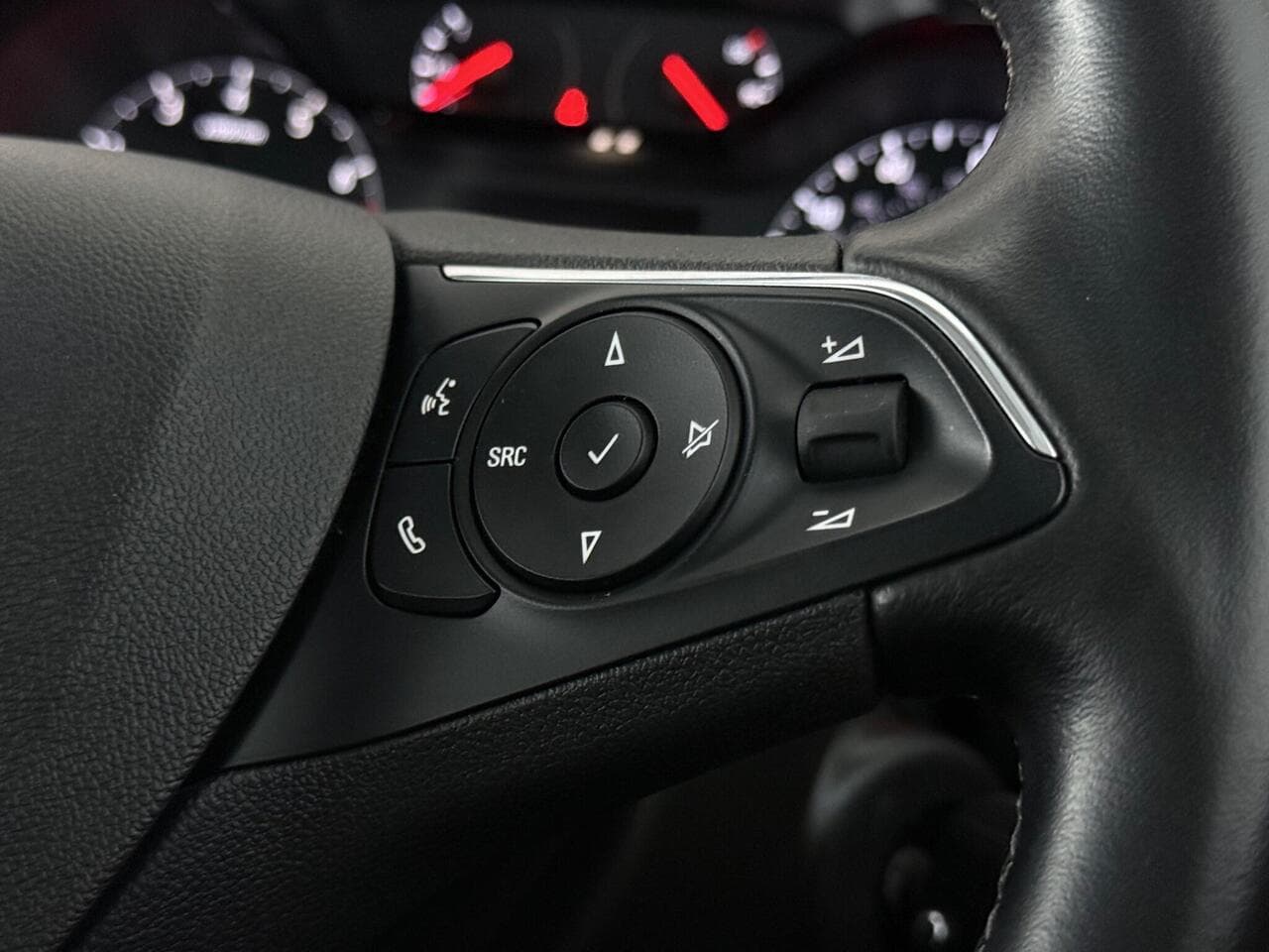 Vauxhall Crossland X thumbnail Misc Controls