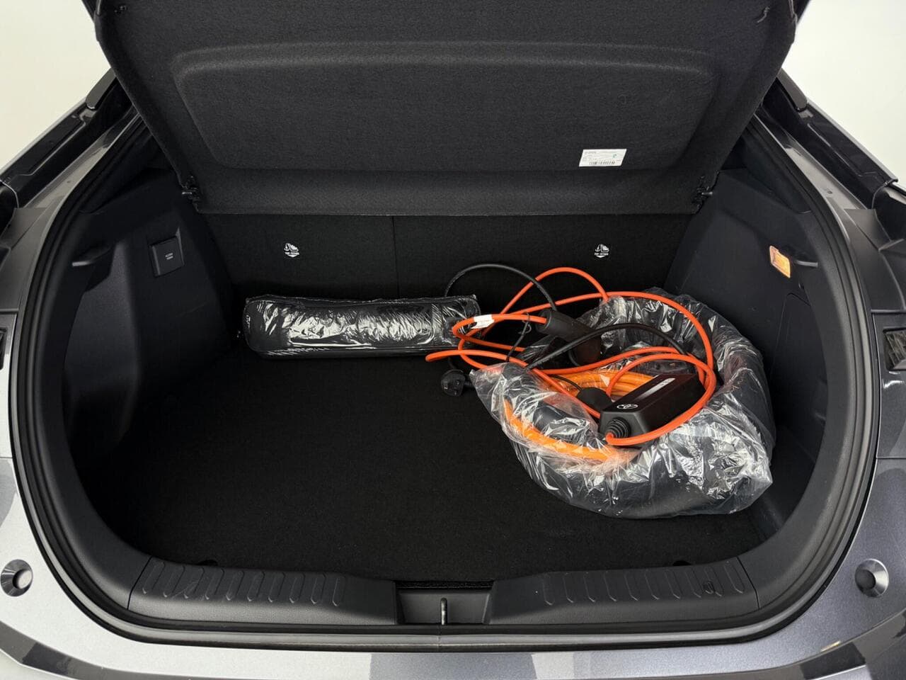 Toyota C-HR thumbnail Boot