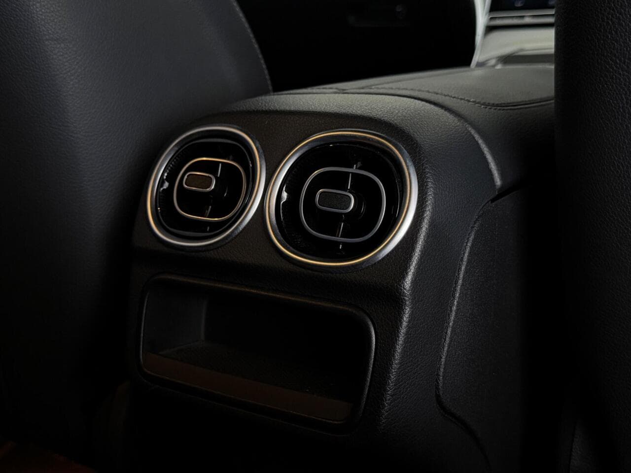 Mercedes-Benz C Class thumbnail Misc Controls