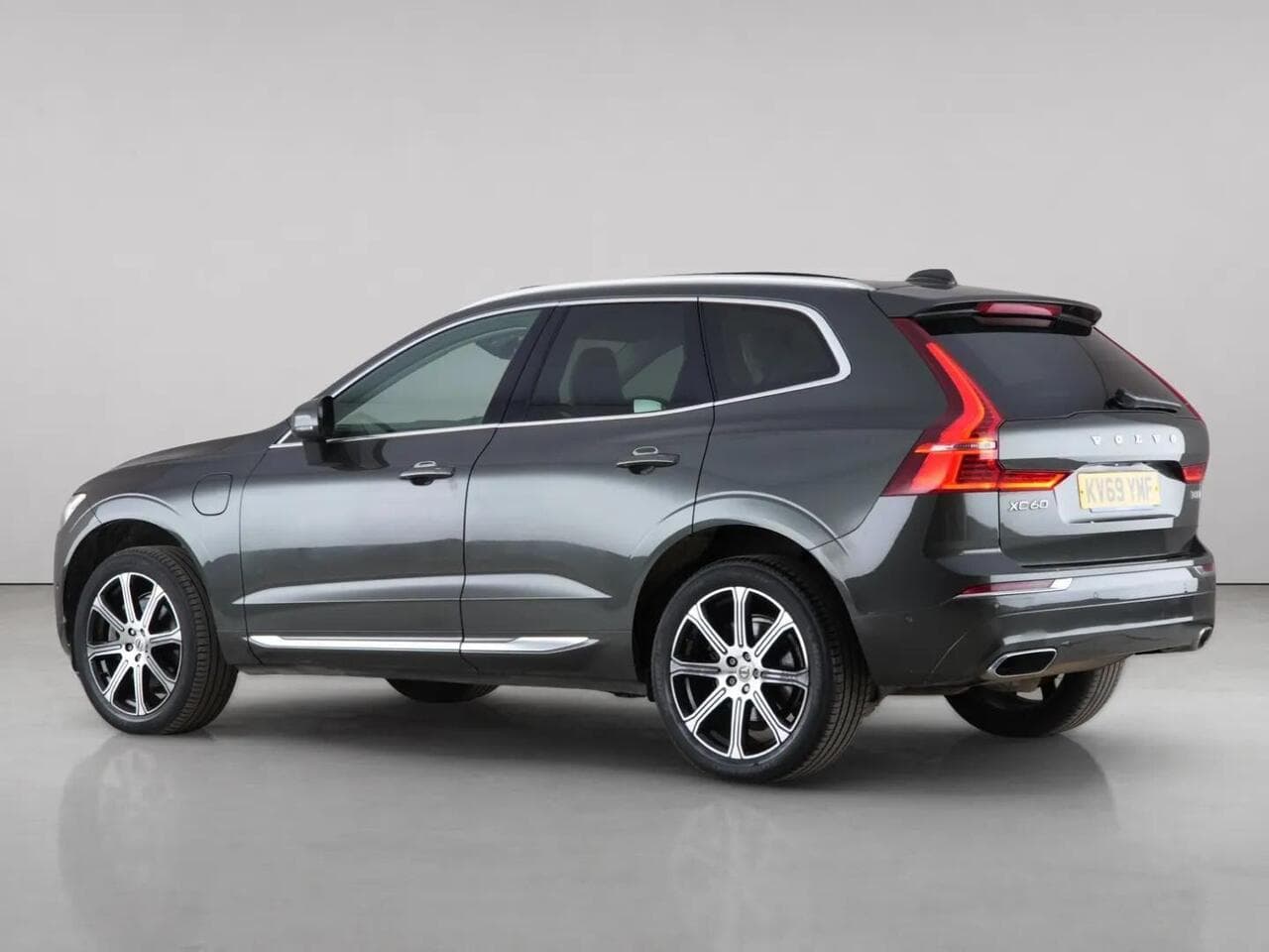 Volvo XC60 thumbnail Side Left