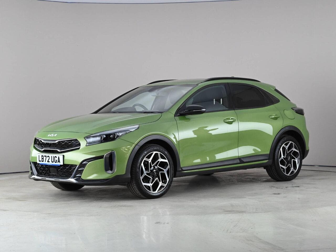 Kia XCeed thumbnail Front Left