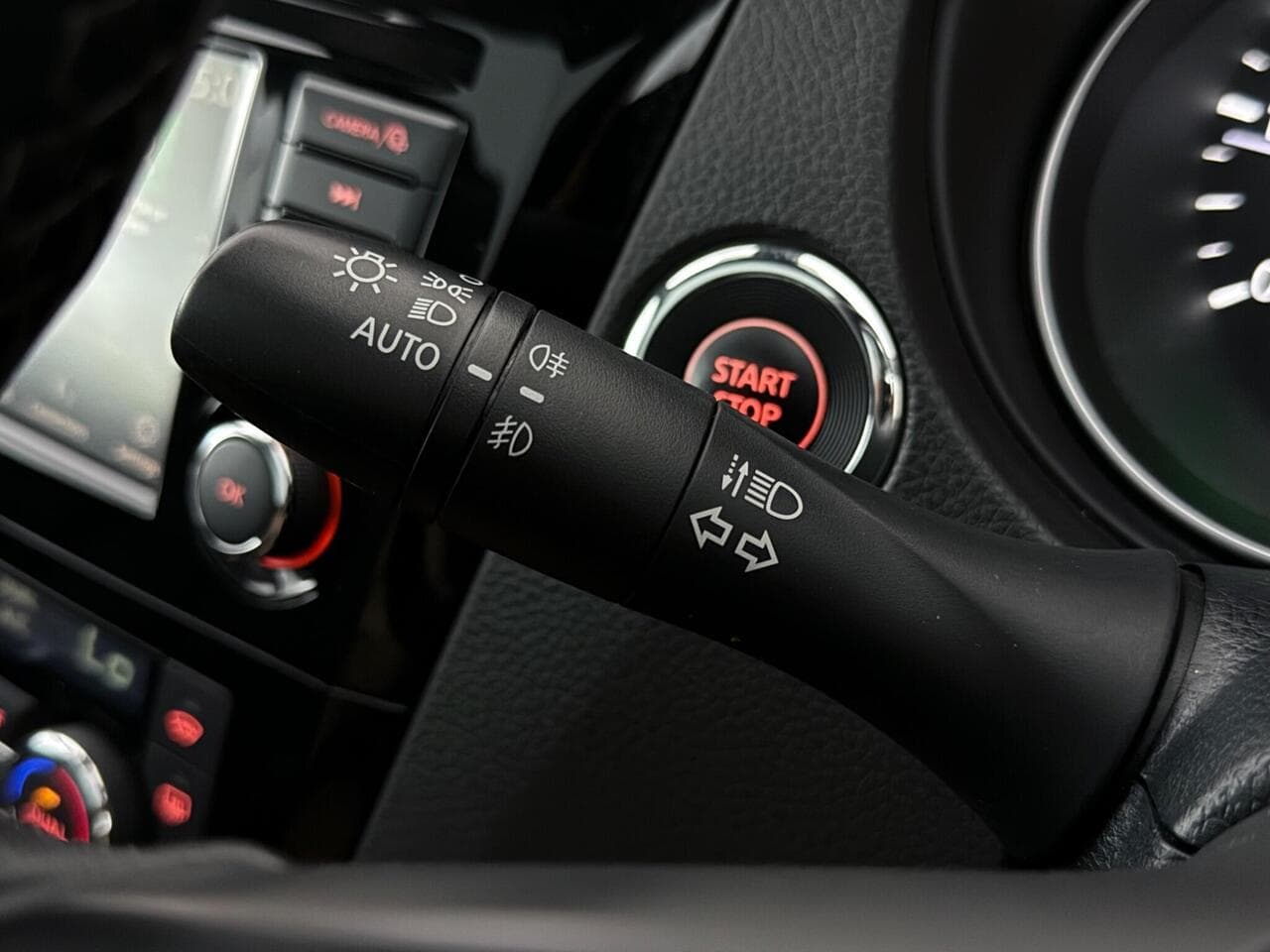 Nissan Qashqai thumbnail Misc Controls