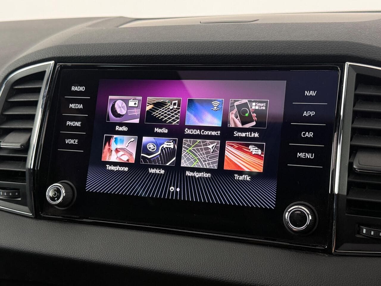 Skoda Karoq thumbnail Infotainment System