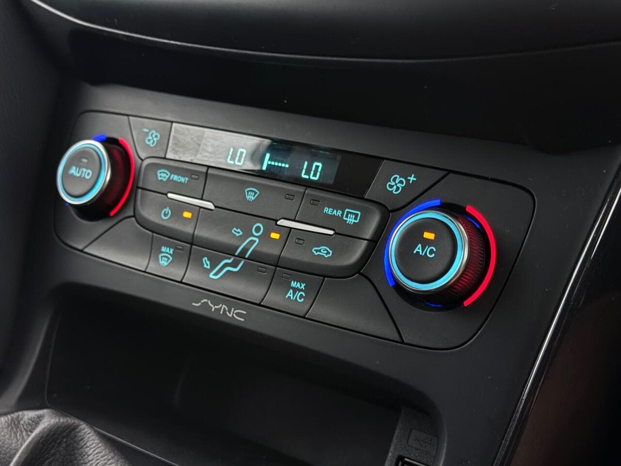 Ford Focus thumbnail Misc Controls
