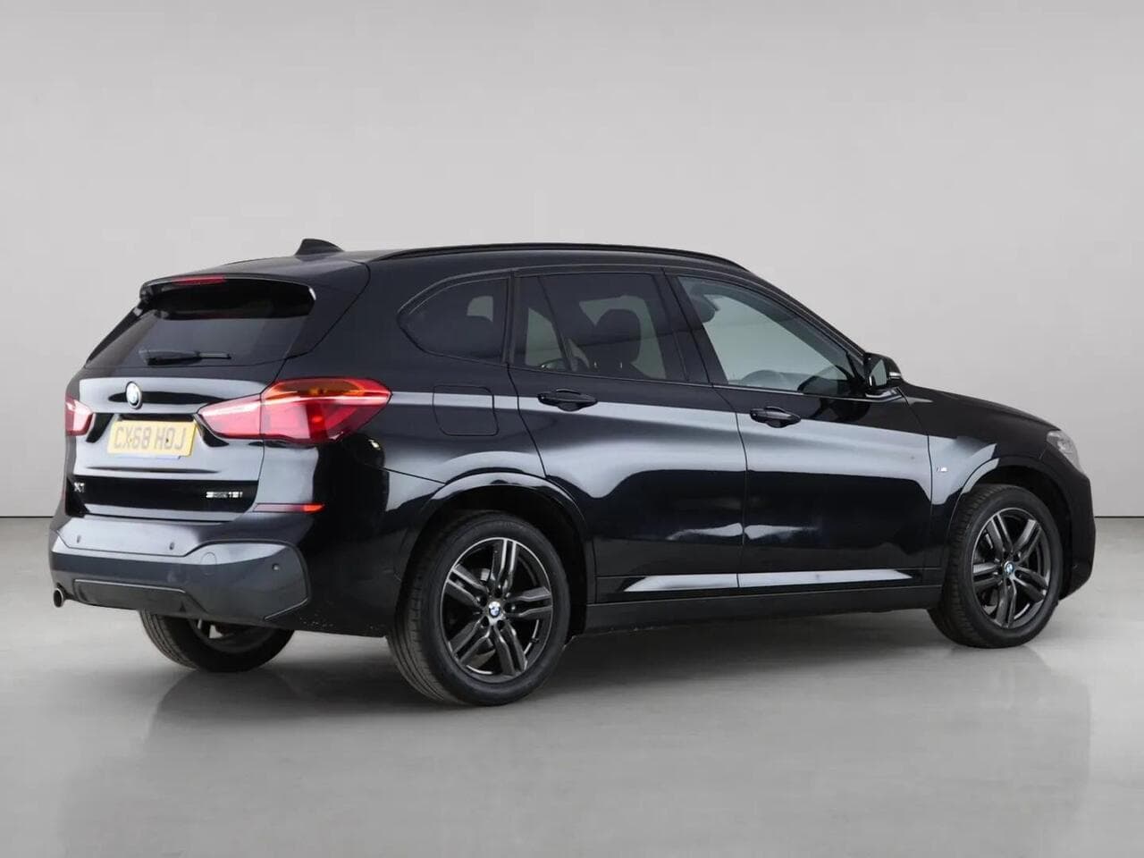 BMW X1 thumbnail Rear Right