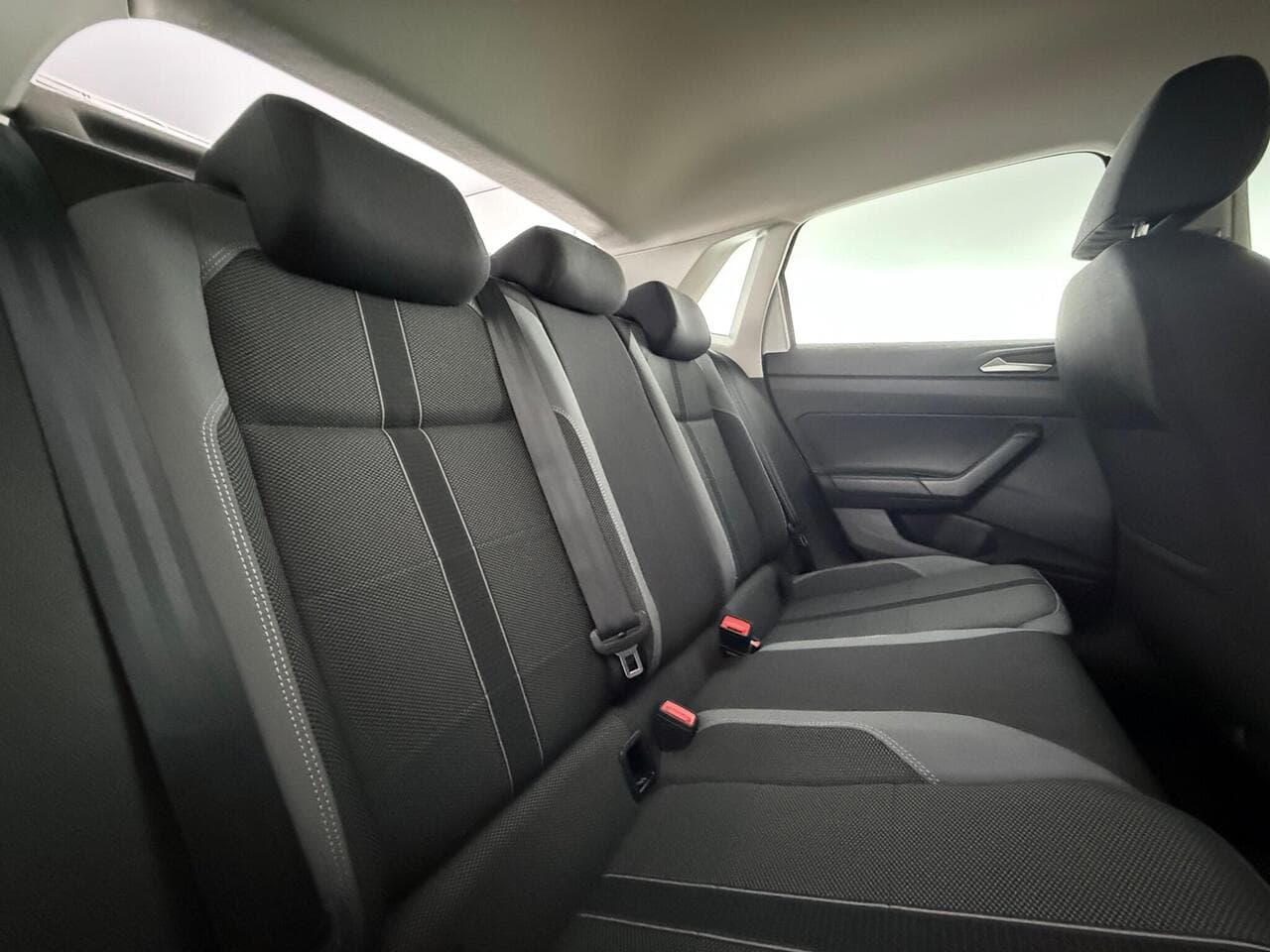 Volkswagen Polo thumbnail Seats Rear