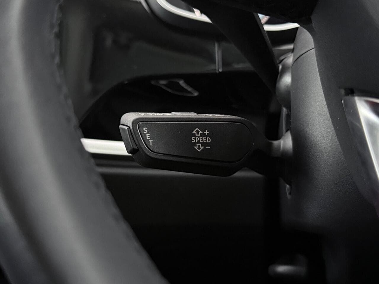 Audi Q3 thumbnail Misc Controls