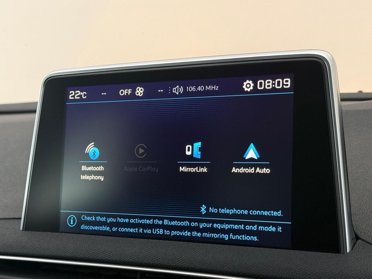 Peugeot 5008 thumbnail Infotainment System