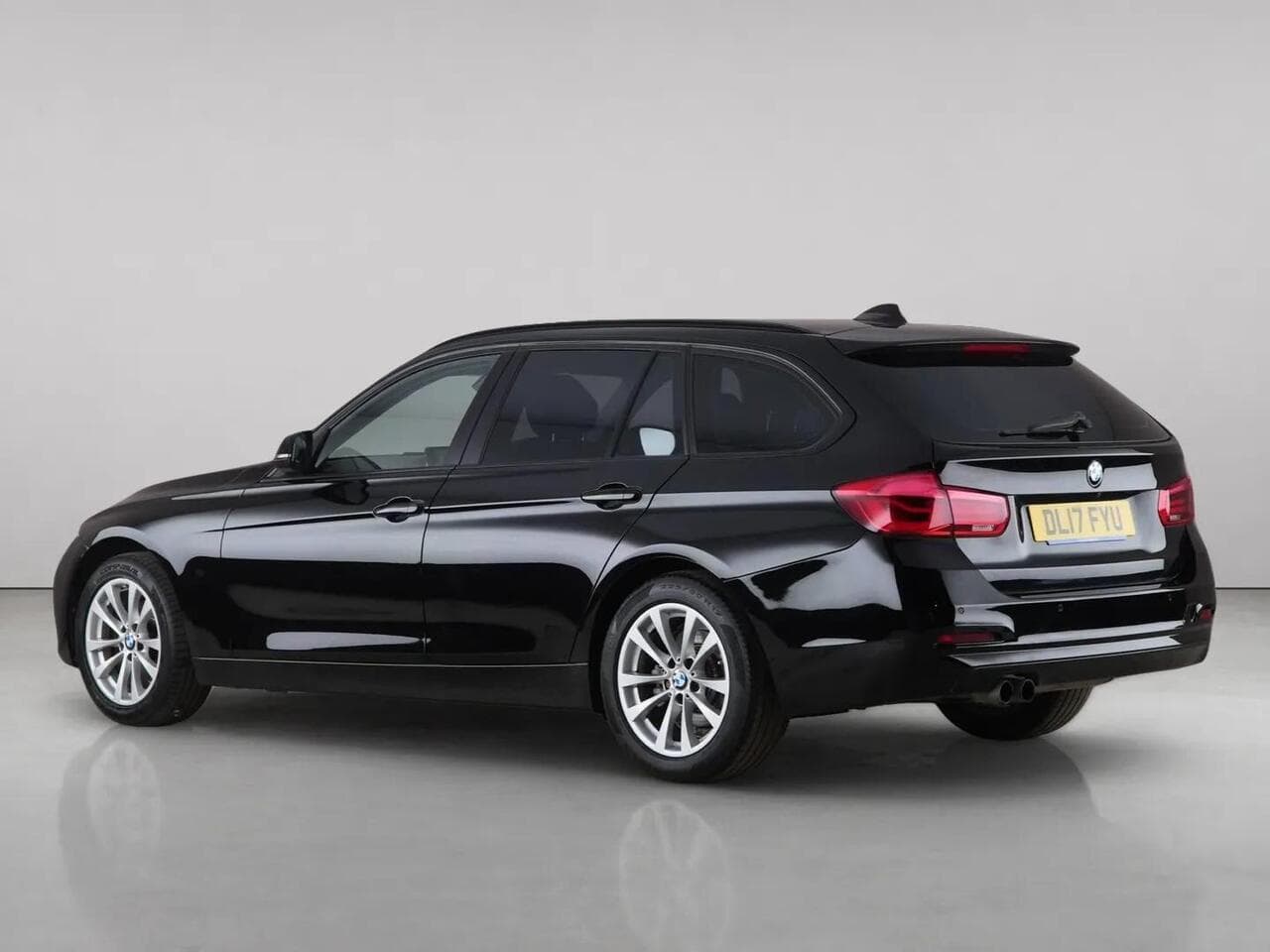 BMW 3 Series thumbnail Rear Left