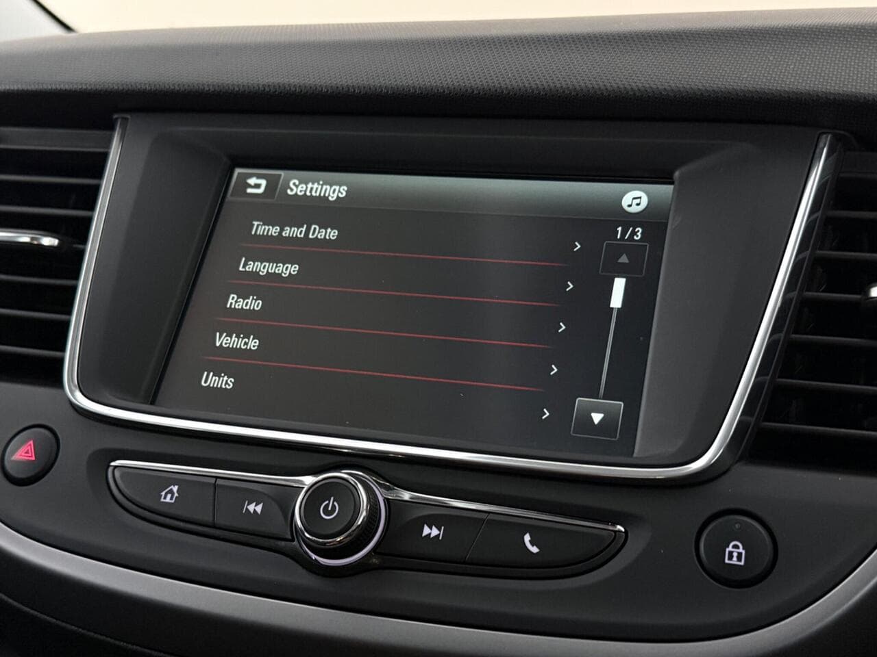 Vauxhall Crossland X thumbnail Infotainment System