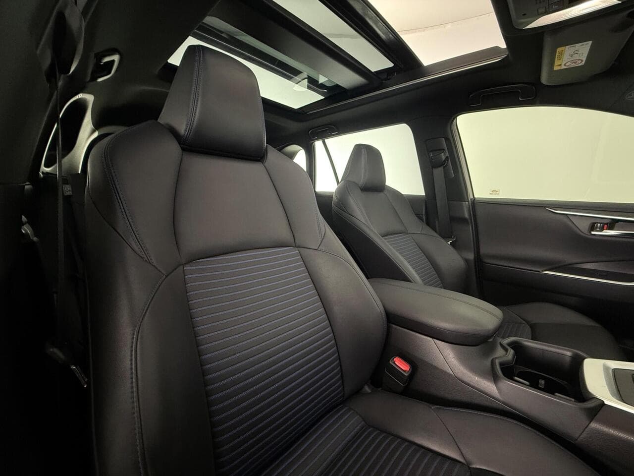 Toyota RAV4 thumbnail Seat Driver