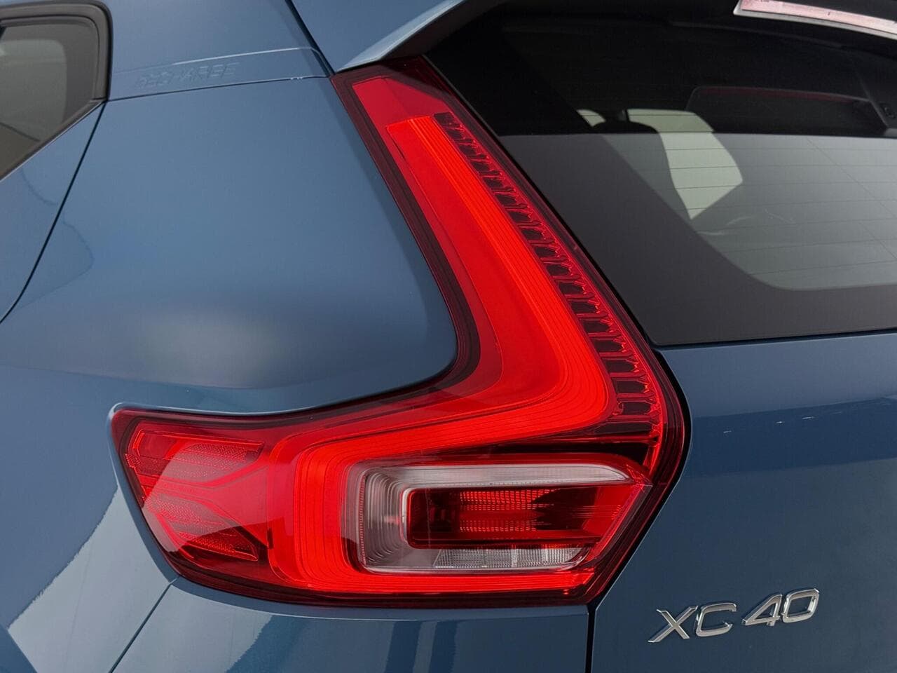 Volvo XC40 thumbnail Lights Rear