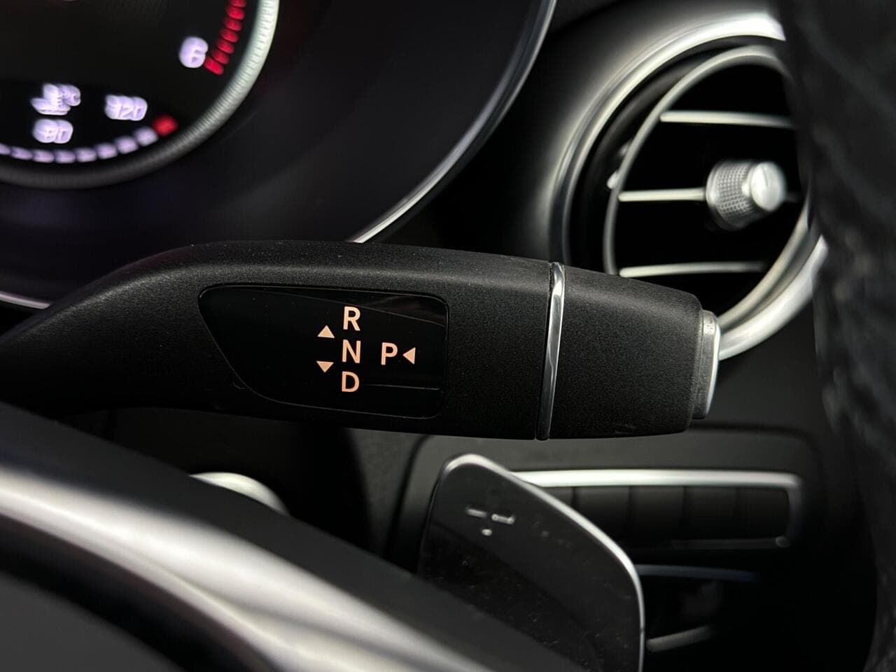Mercedes-Benz C Class thumbnail Misc Controls