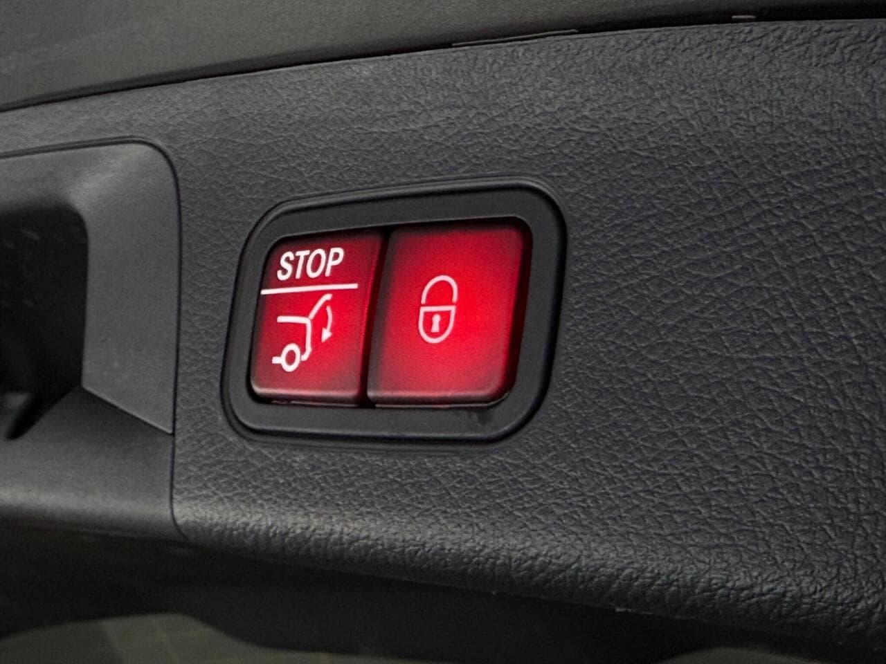 Mercedes-Benz EQA thumbnail Misc Controls