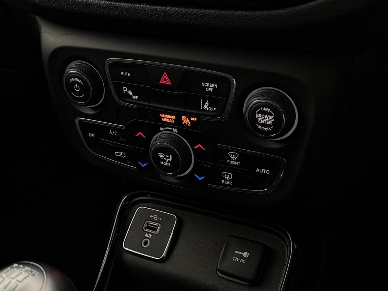Jeep Compass thumbnail Misc Controls