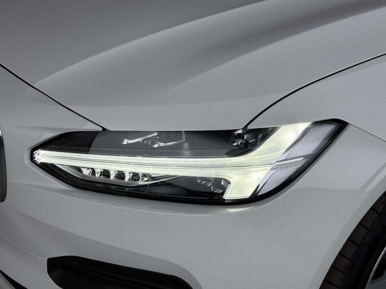 Volvo V90 thumbnail Lights Front