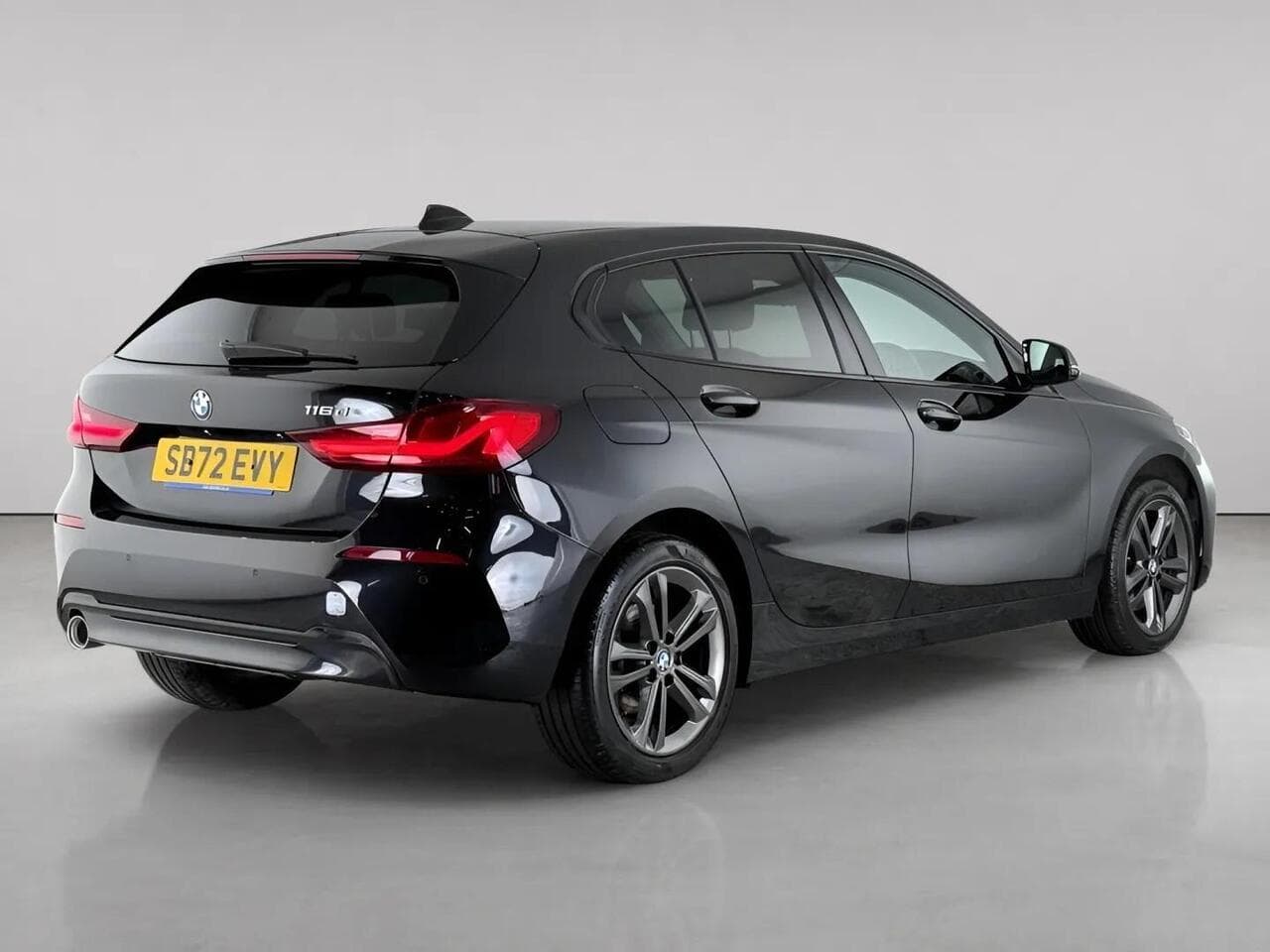 BMW 1 Series thumbnail Rear Right