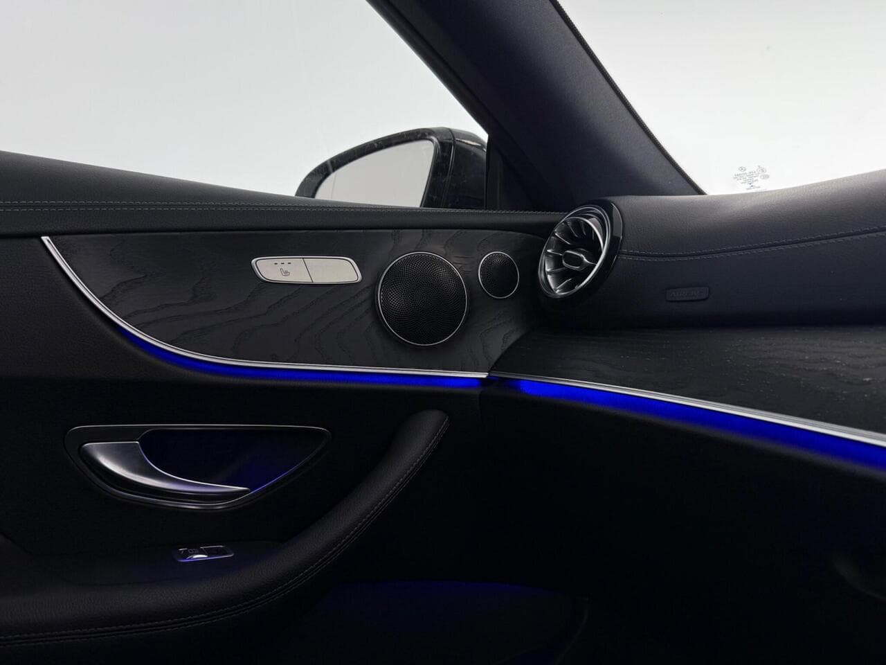 Mercedes-Benz E Class thumbnail Interior Front