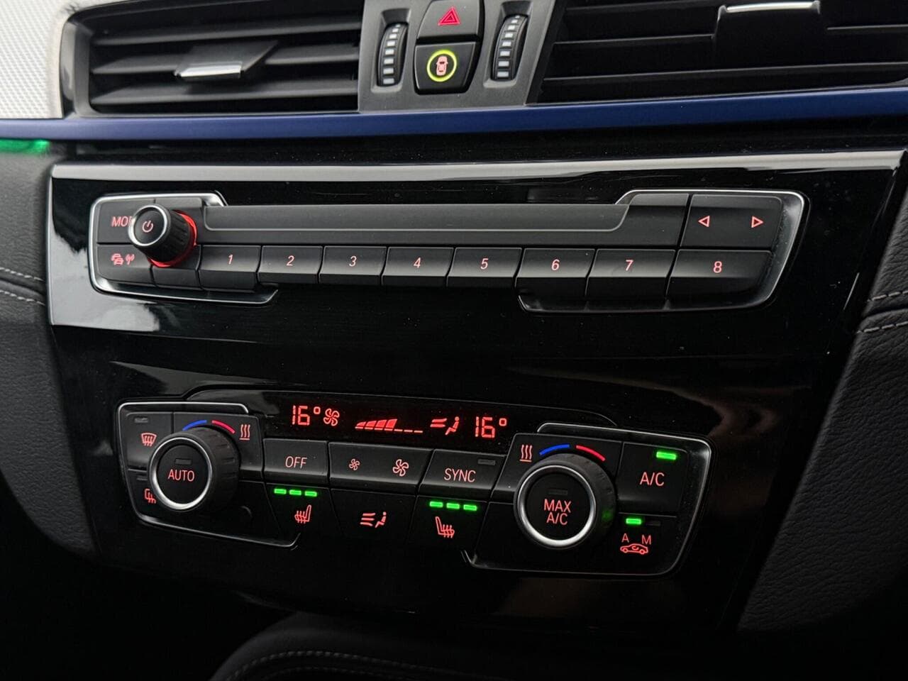 BMW X1 thumbnail Infotainment System