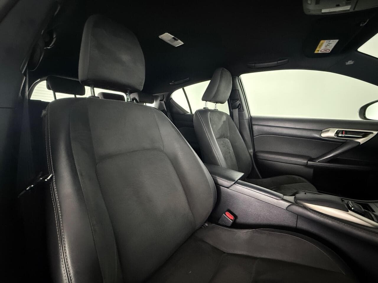 Lexus CT thumbnail Seat Driver